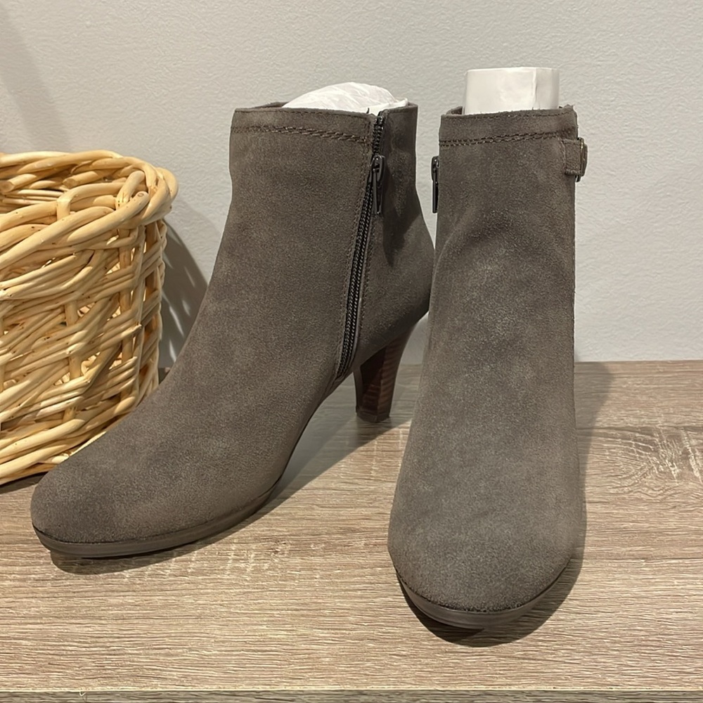 G.H. Bass & Co Women’s Allure Suede 3 Inch Booties size 7.5